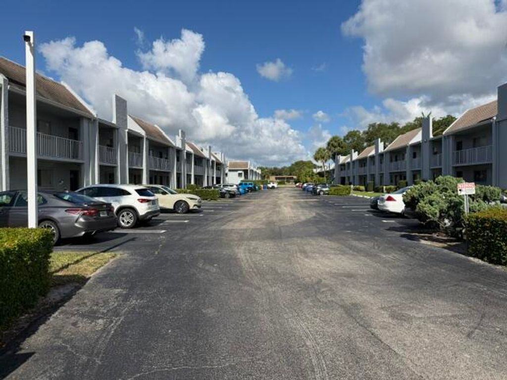 Photo of 2940 SW 22nd Avenue #7020, Delray Beach, FL 33445 (MLS # B26031293)