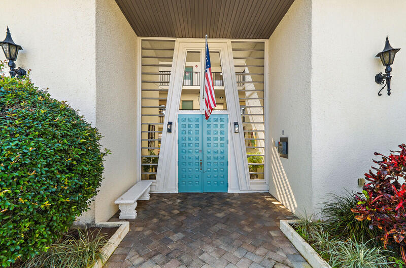 1800 SE Saint Lucie Boulevard 7-205