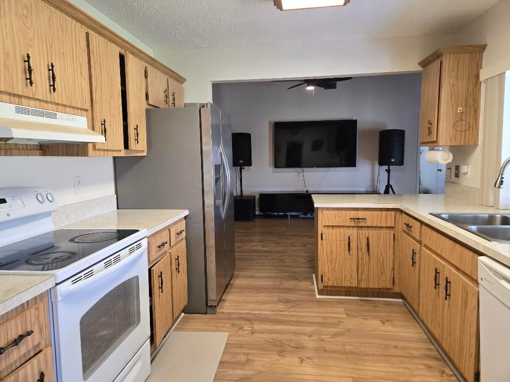 Photo of 8245 Whitewood Cove E, Lake Worth, FL 33467 (MLS # R11089889)