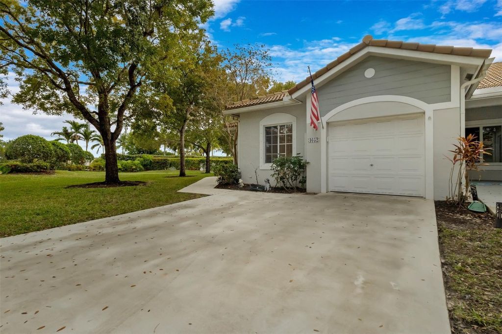Photo of 4652 SW 13th Street, Deerfield Beach, FL 33442 (MLS # F10545938)