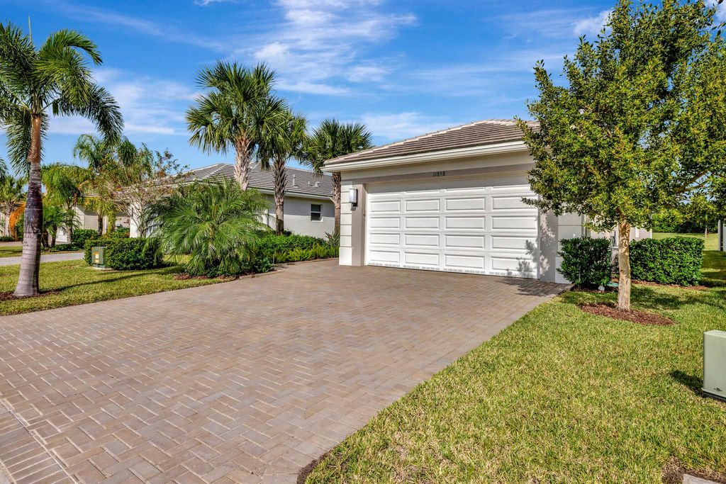 Photo of 11858 SW Waterford Isle Way, Port Saint Lucie, FL 34987 (MLS # R10935833)
