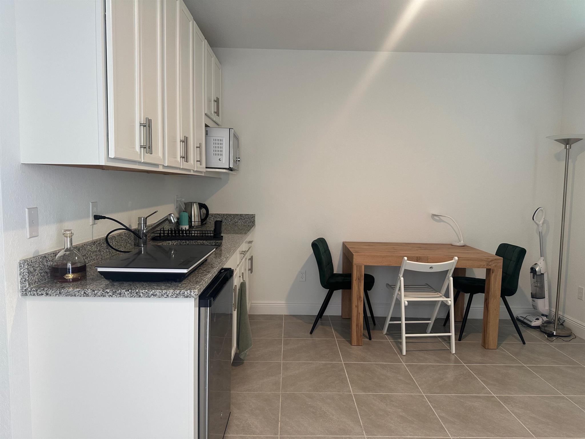 Beautiful 1 bedroom 1 bath apartment in a residential home with separate entrance fully furnished. Driveway parking with use of the side patio.