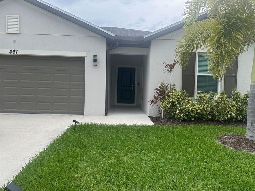 Beautiful 1 bedroom 1 bath apartment and combined Living room with kitchenette, separate entrance.  Totally private and independent being rented fully furnished.  Driveway parking with use of the side patio.  Lockbox on the door.  Call listing agent for codes.