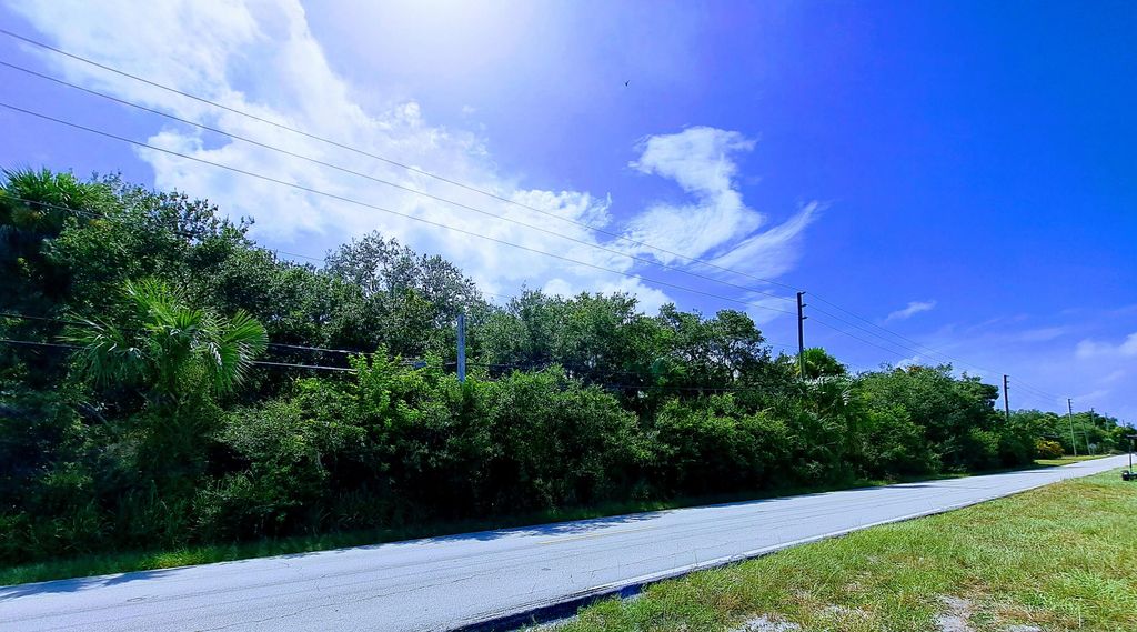 Photo of 3381 N Old Dixie Hwy, Fort Pierce, FL 34946 (MLS # R11110284)