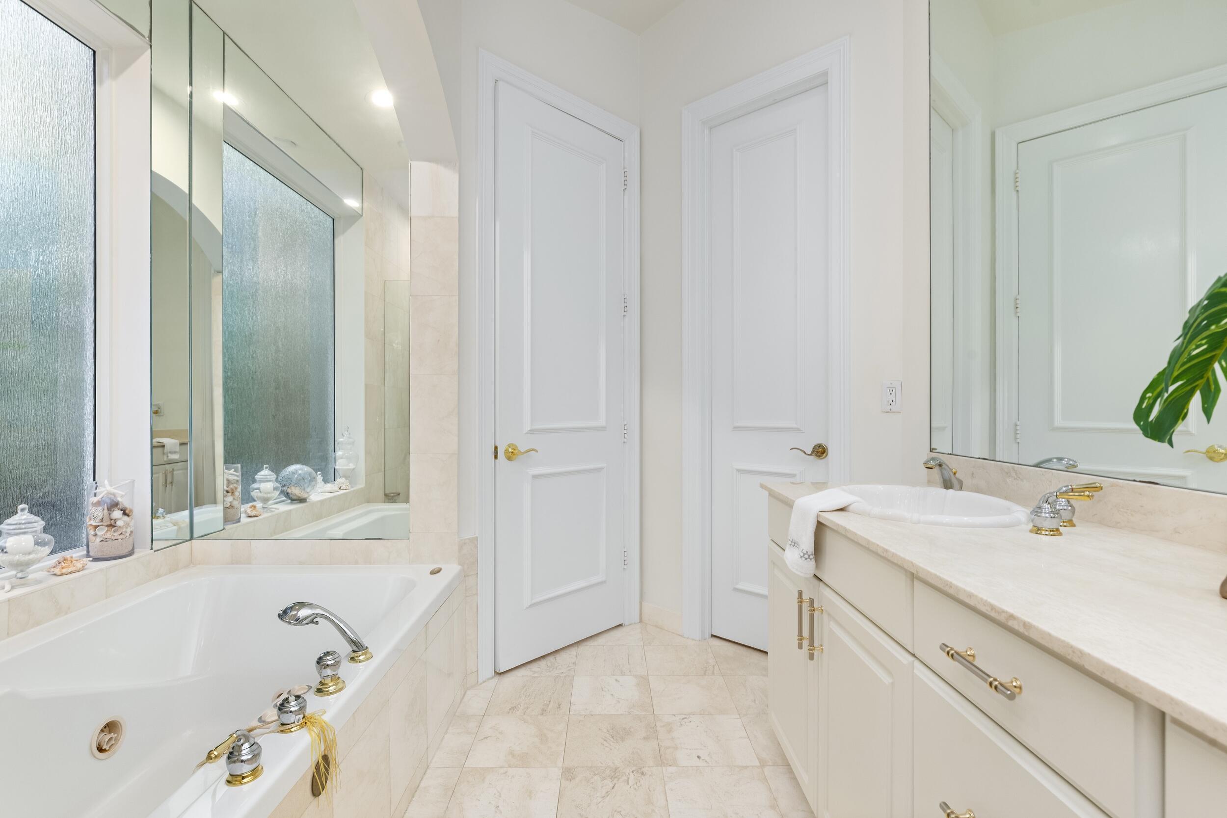 LAKE ROGERS ISLE UNIT A - Residential