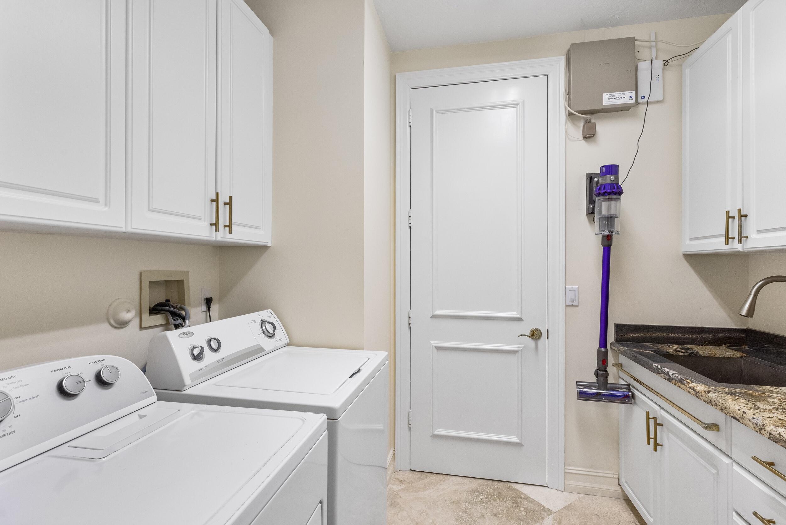 LAKE ROGERS ISLE UNIT A - Residential