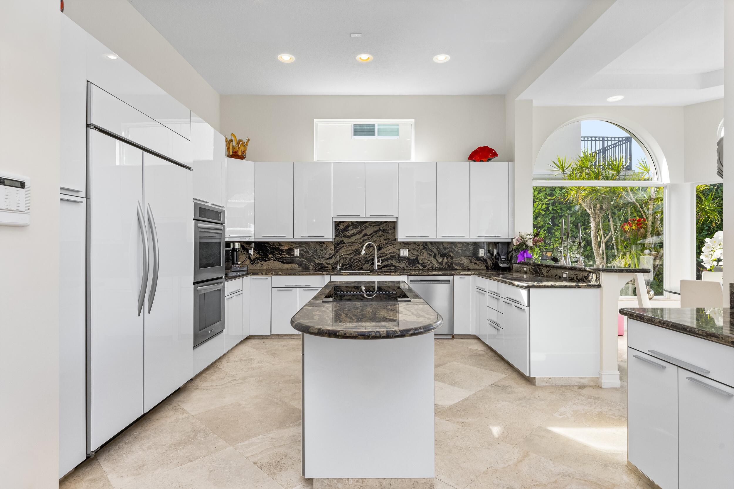 LAKE ROGERS ISLE UNIT A - Residential