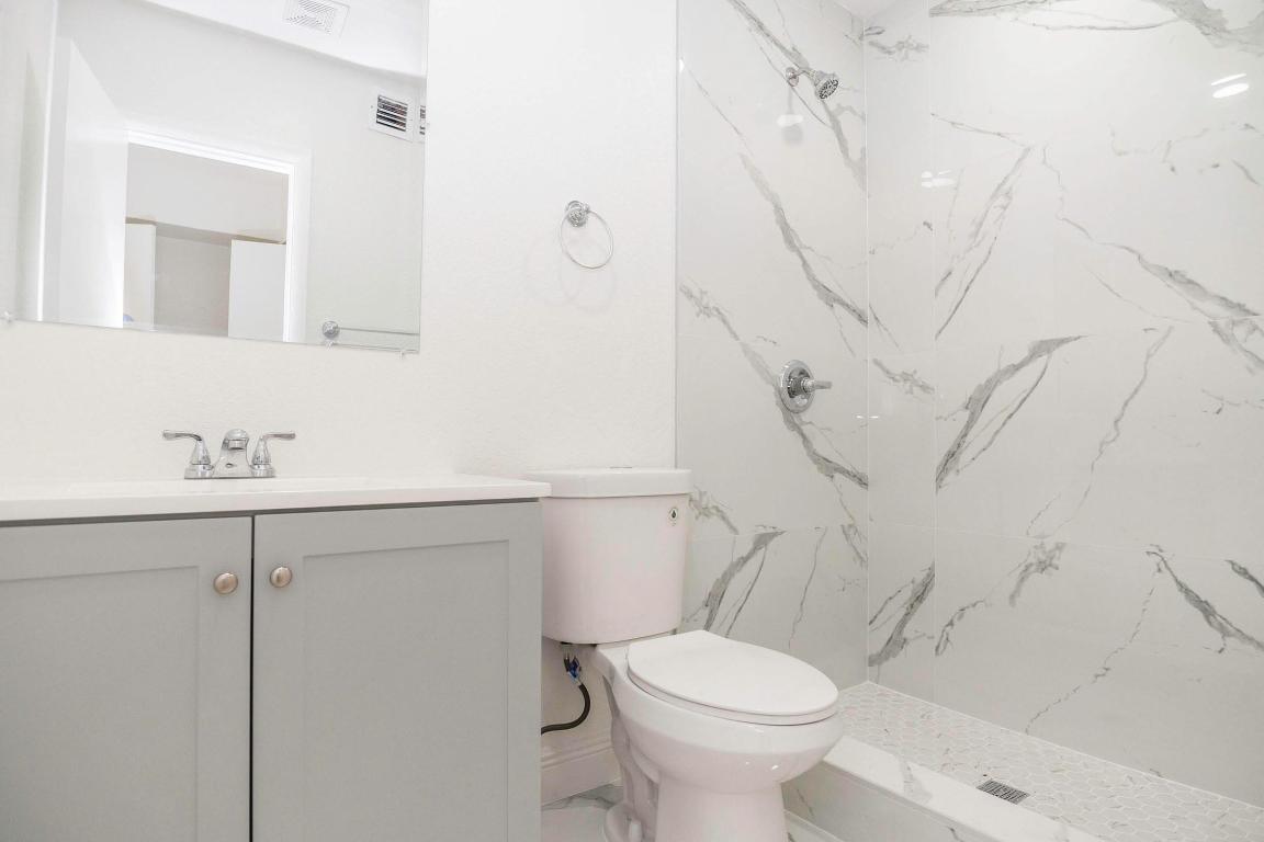 LAUDERDALE MANORS ADD - Residential