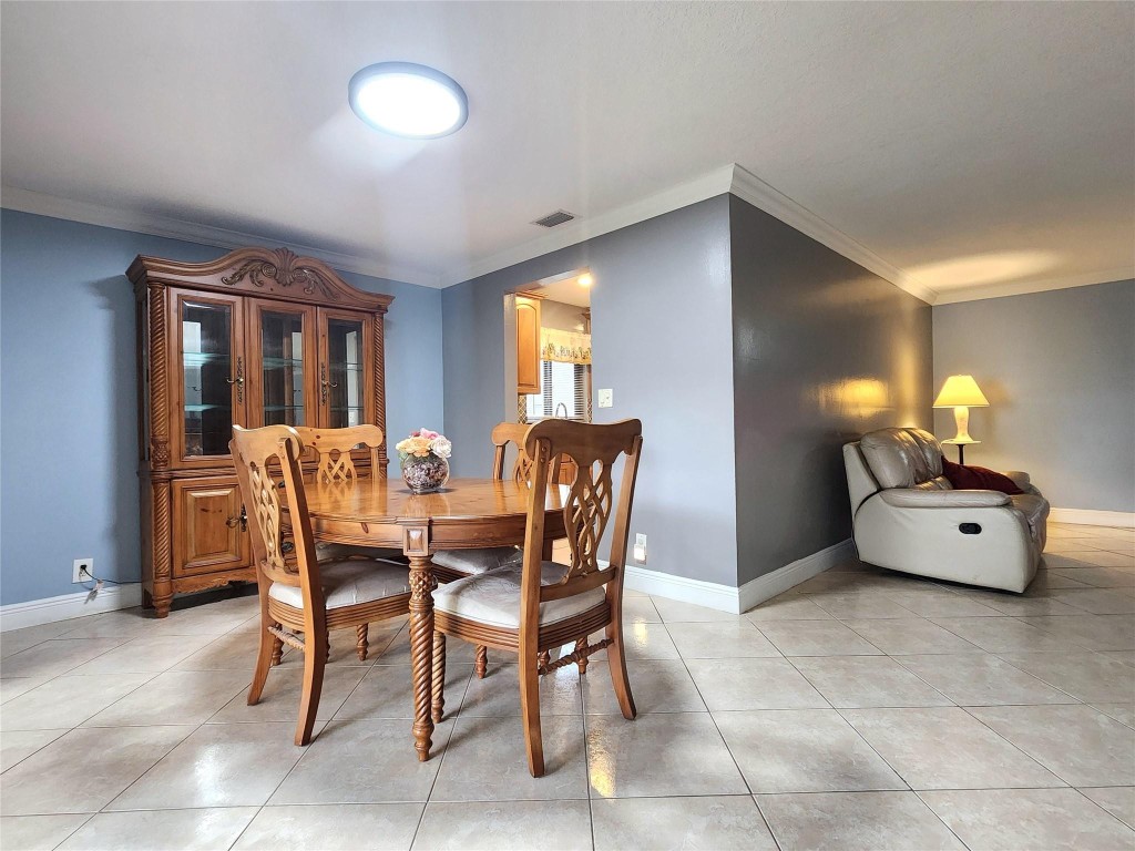 1572 SW 23rd Terrace