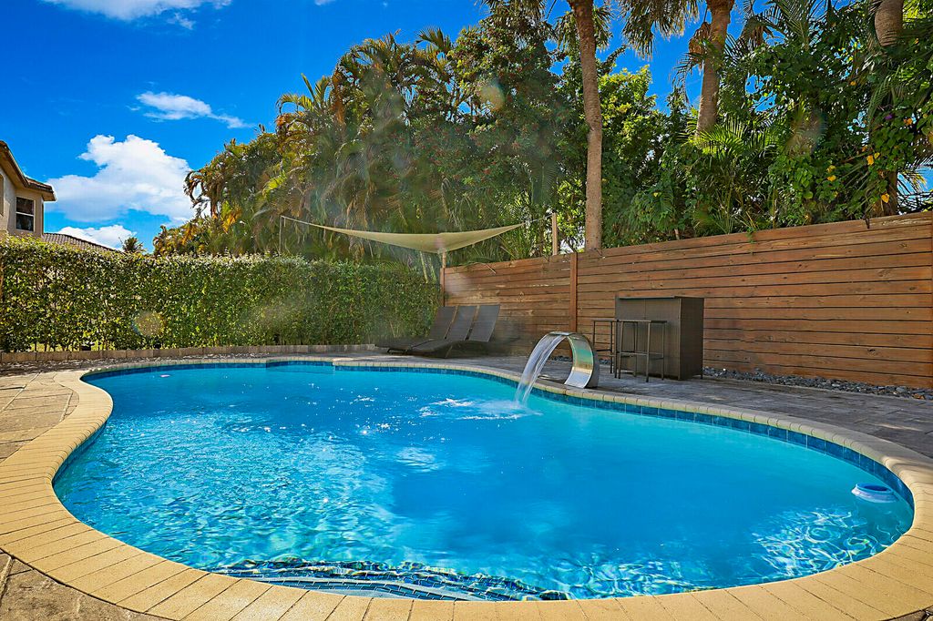 Photo of 7167 Ivy Crossing Lane, Boynton Beach, FL 33436 (MLS # R11154136)