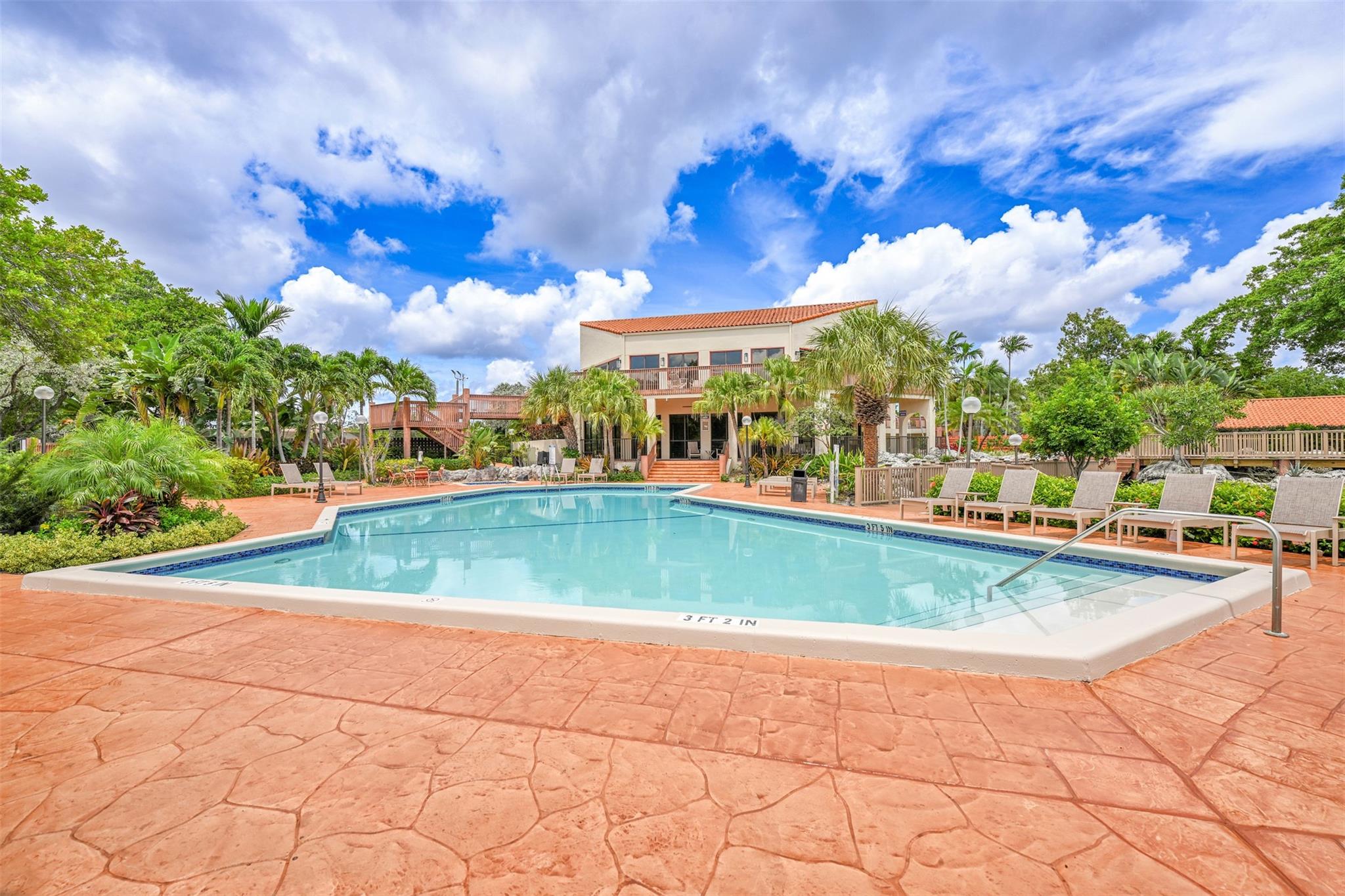 Diplomat Square - Residential Lease