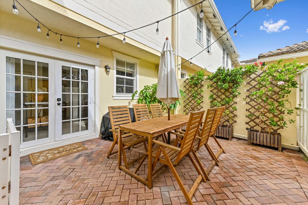 Photo of 1132 NW 18th Avenue, Boca Raton, FL 33486 (MLS # B26010239)