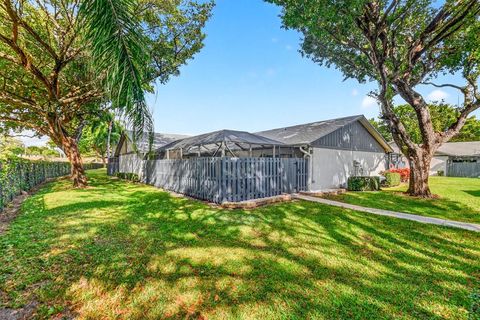 1152 Summit Trail Circle B West Palm Beach FL 33415