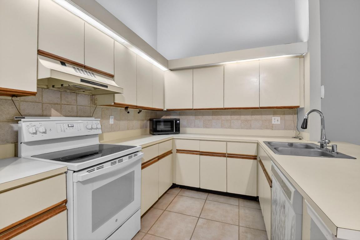 Summit Pines Summit Trail - Residential