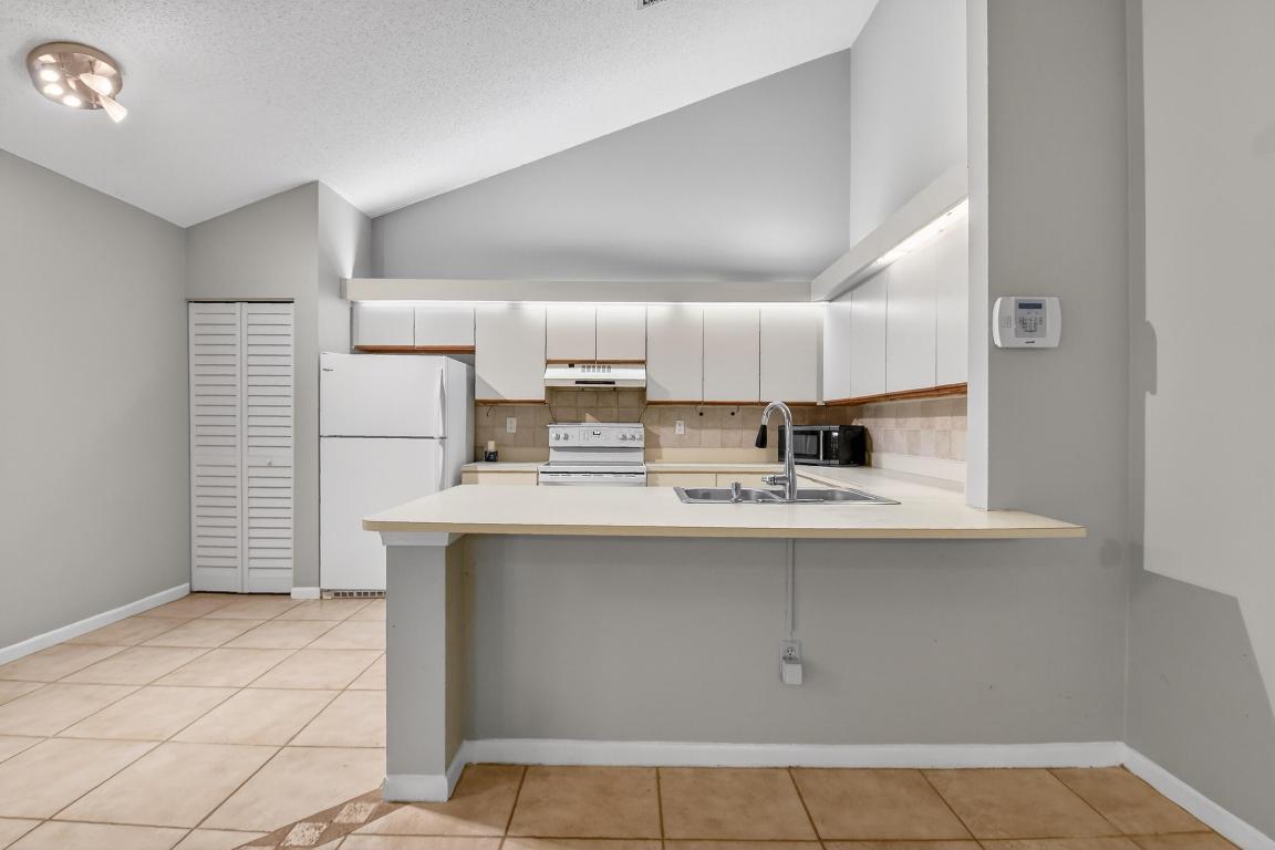 Summit Pines Summit Trail - Residential