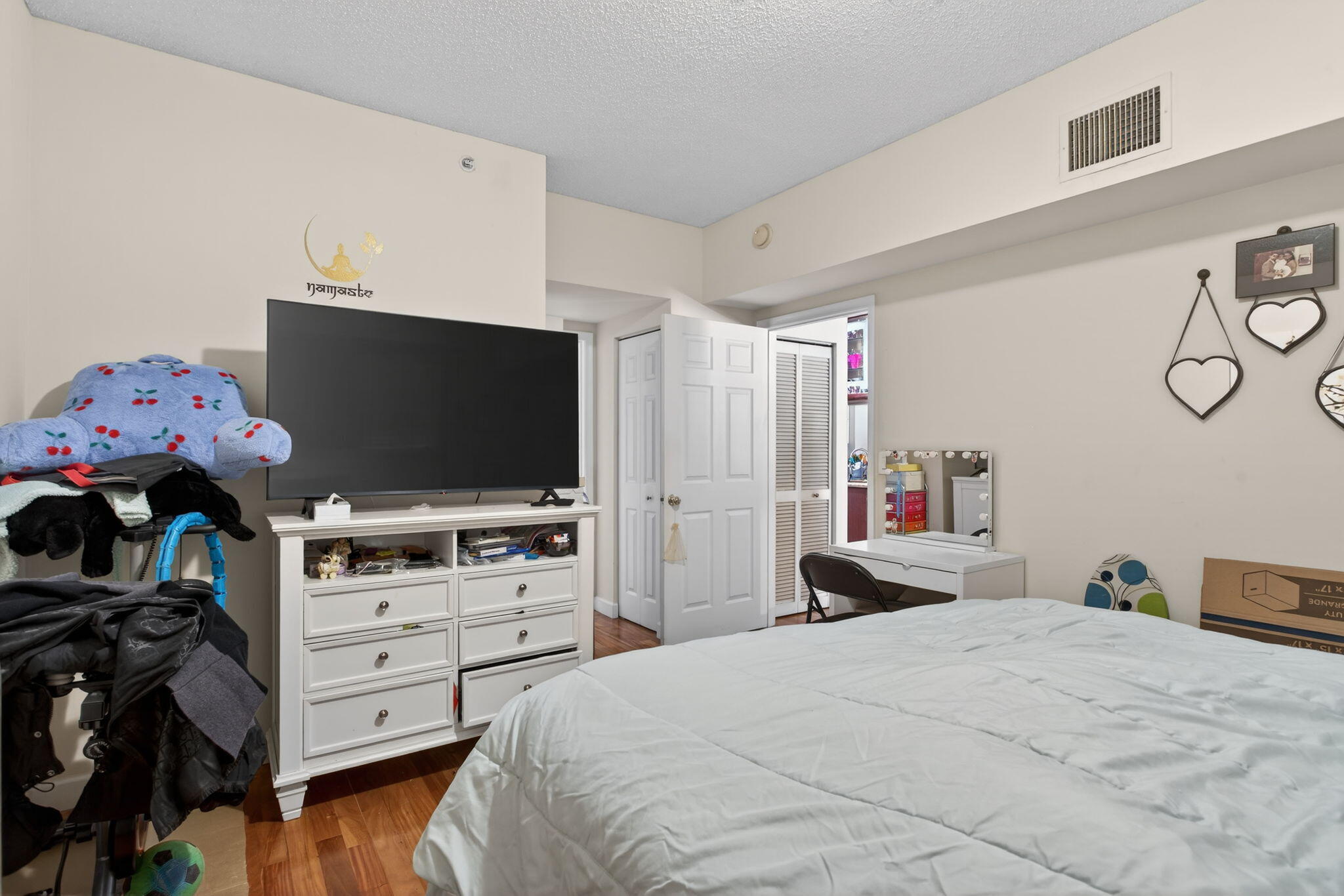 PALMS POINT - Residential