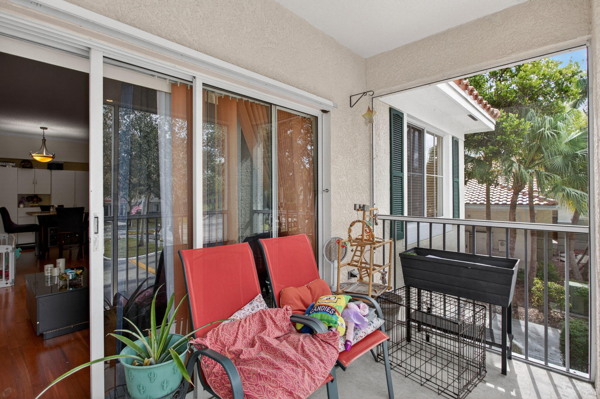 PALMS POINT - Residential