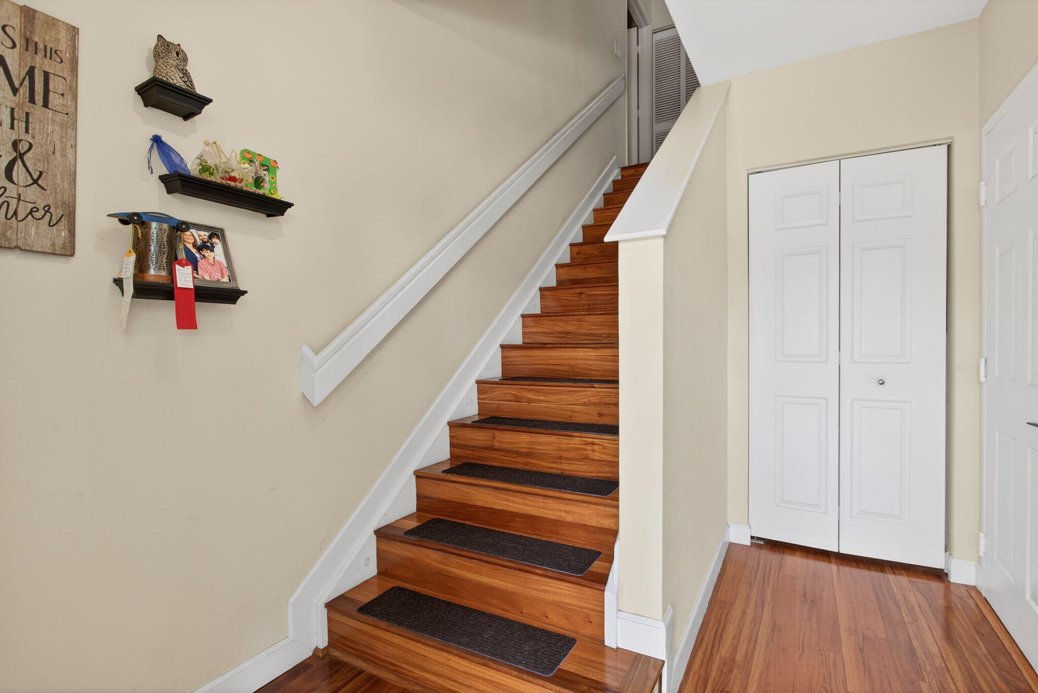 PALMS POINT - Residential