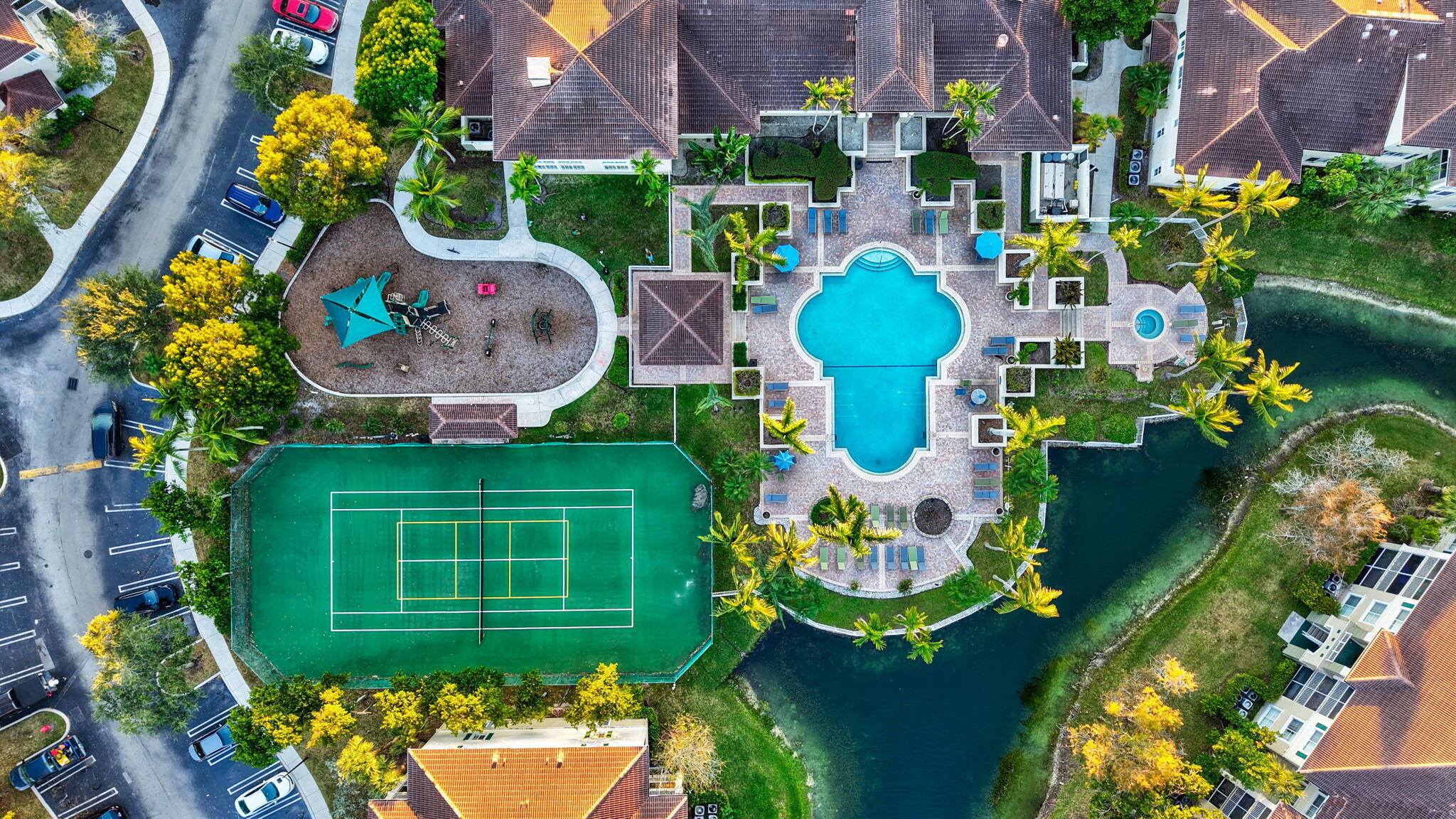 PALMS POINT - Residential