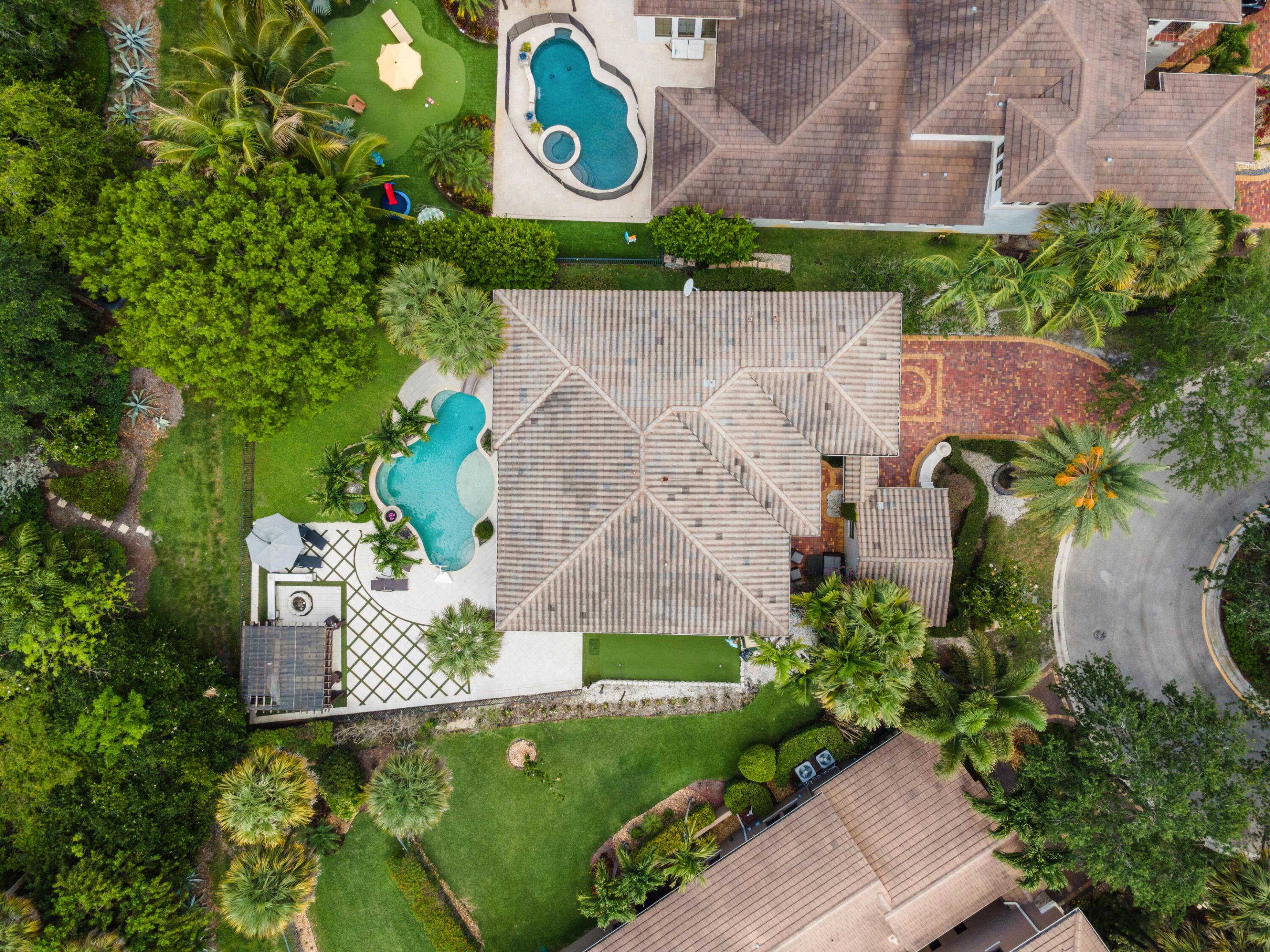 9521 Eden Manor