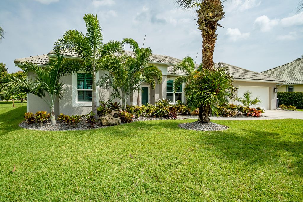 Photo of 1714 Coconut Drive, Fort Pierce, FL 34949 (MLS # R11163956)