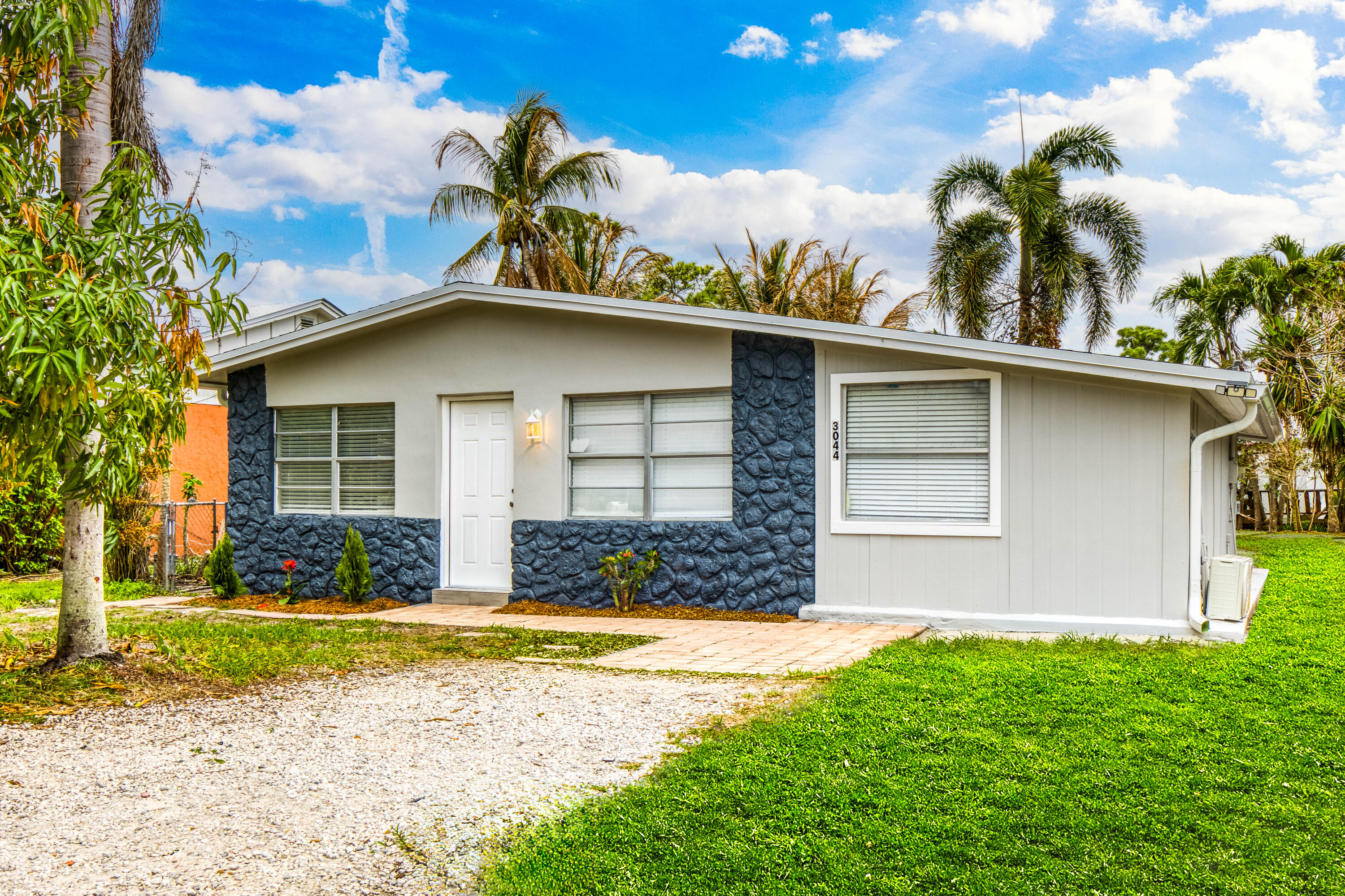 GOLDEN GATE - Residential Lease