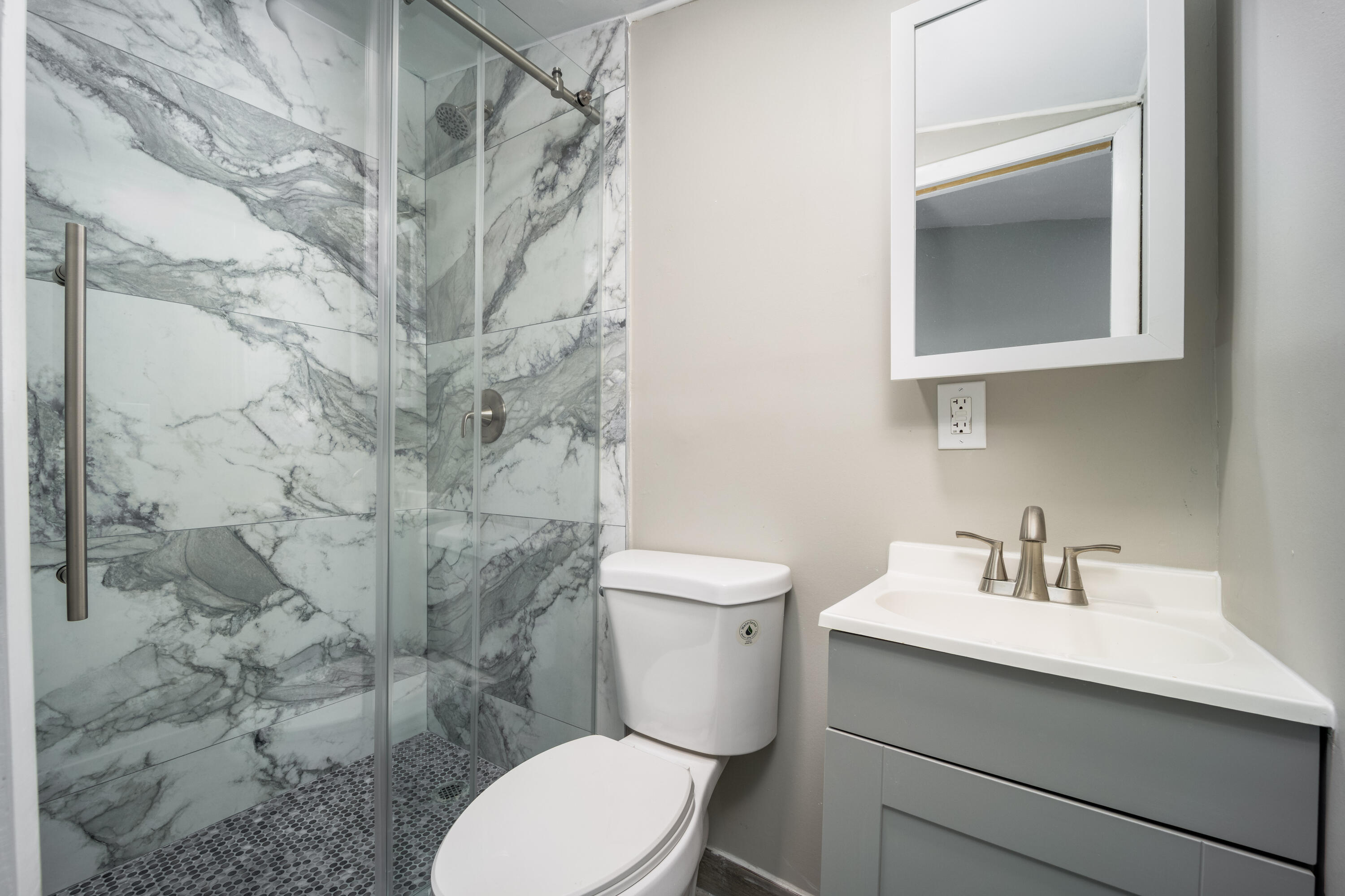 GOLDEN GATE - Residential Lease