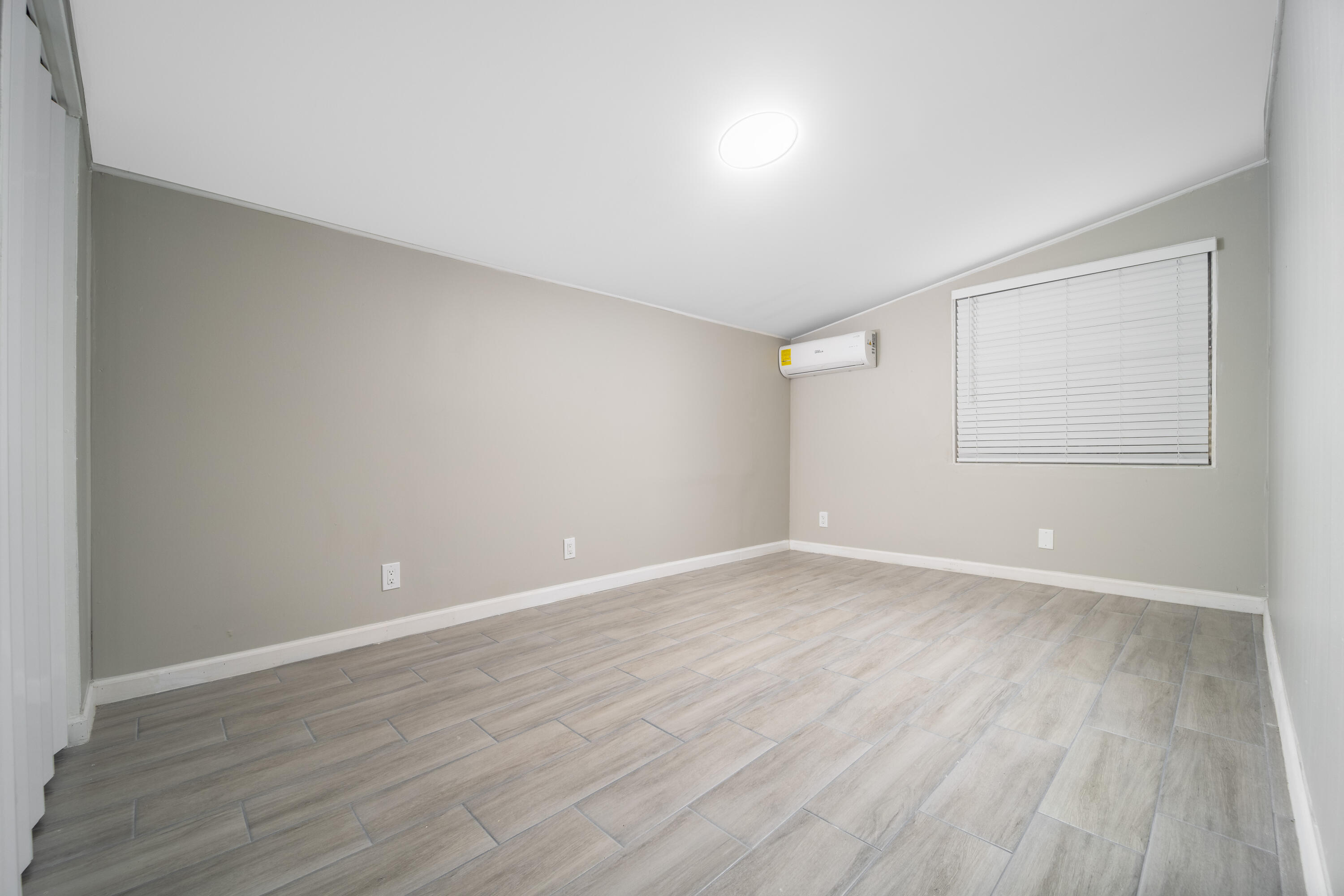 GOLDEN GATE - Residential Lease