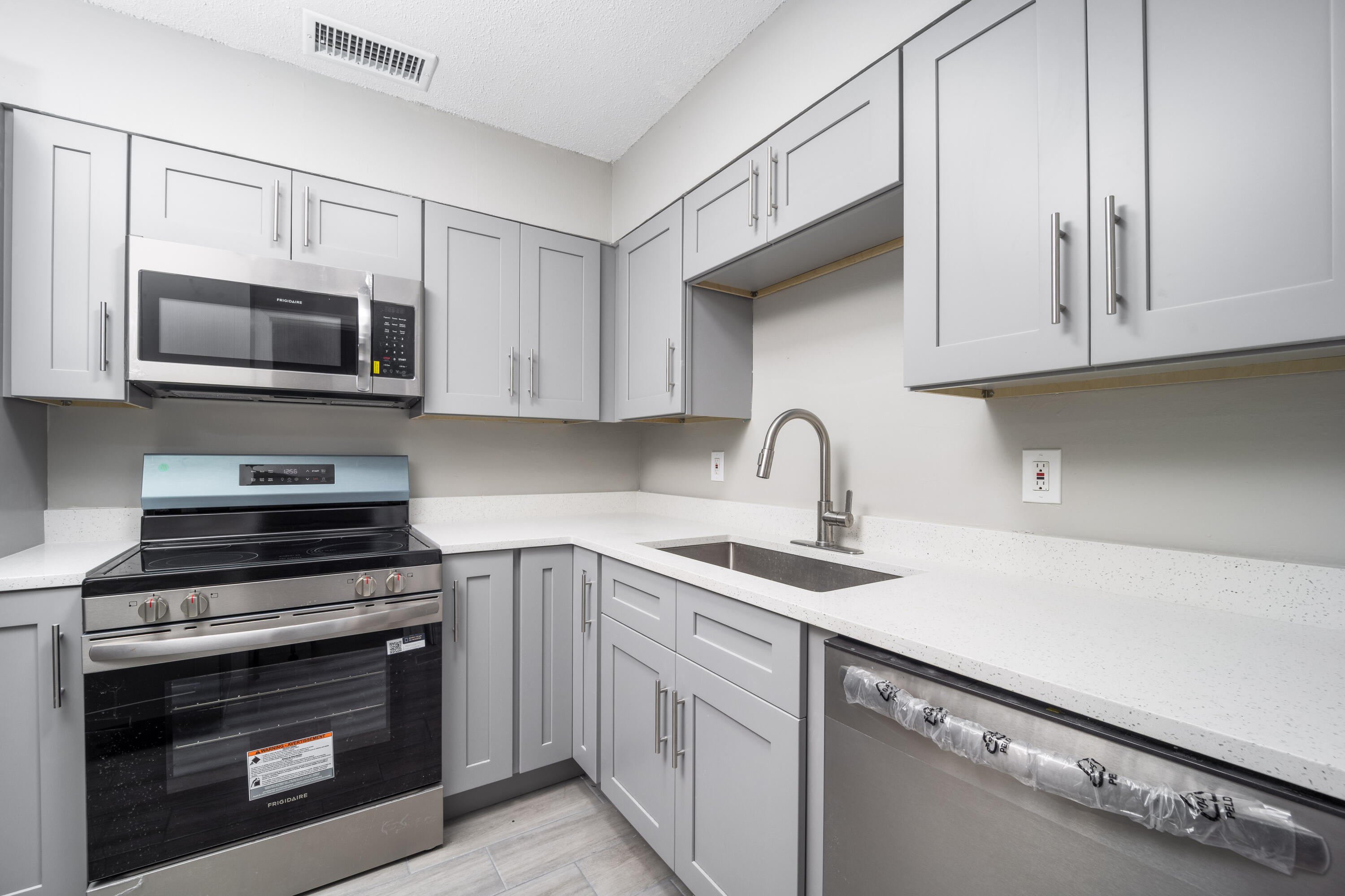 GOLDEN GATE - Residential Lease