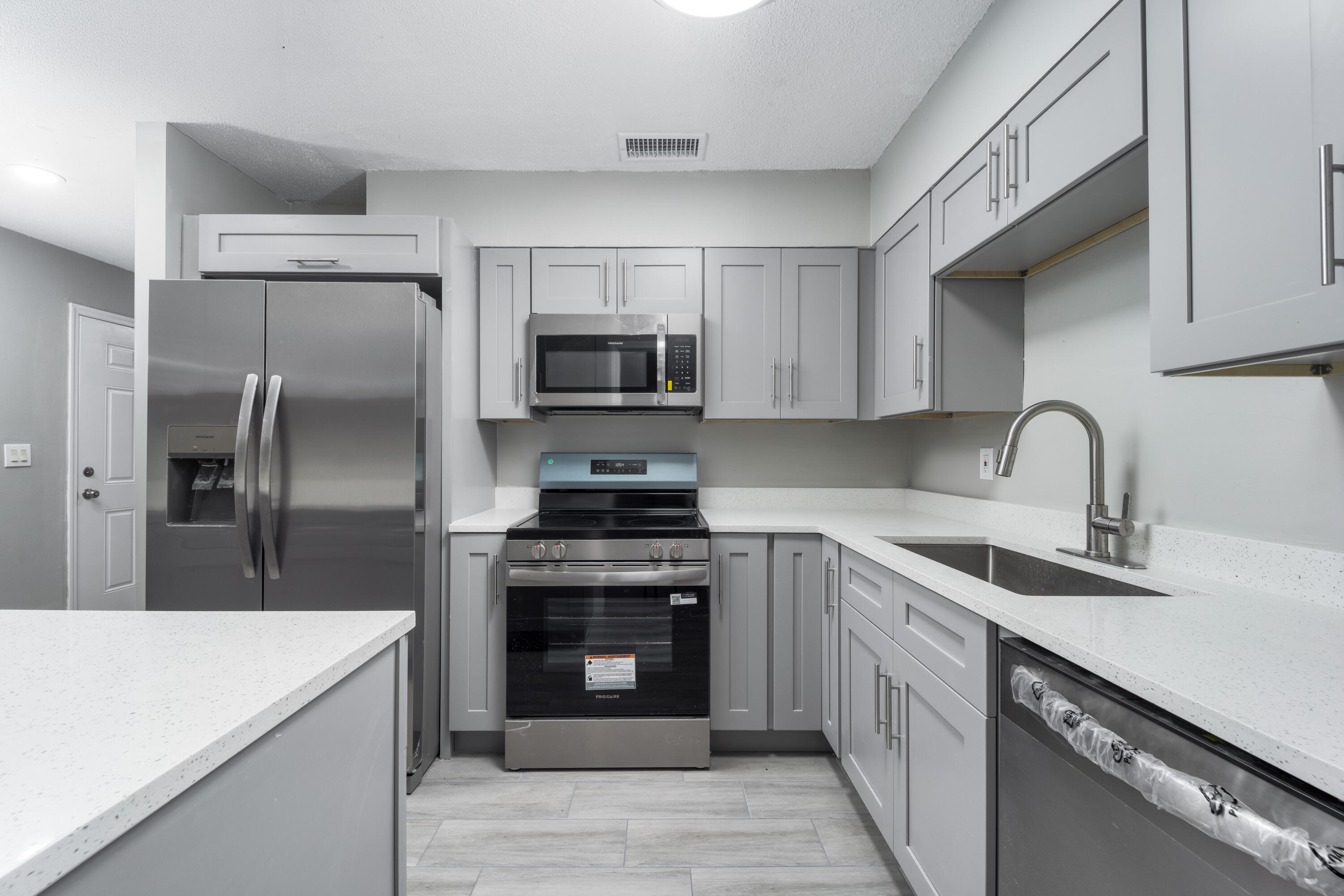 GOLDEN GATE - Residential Lease