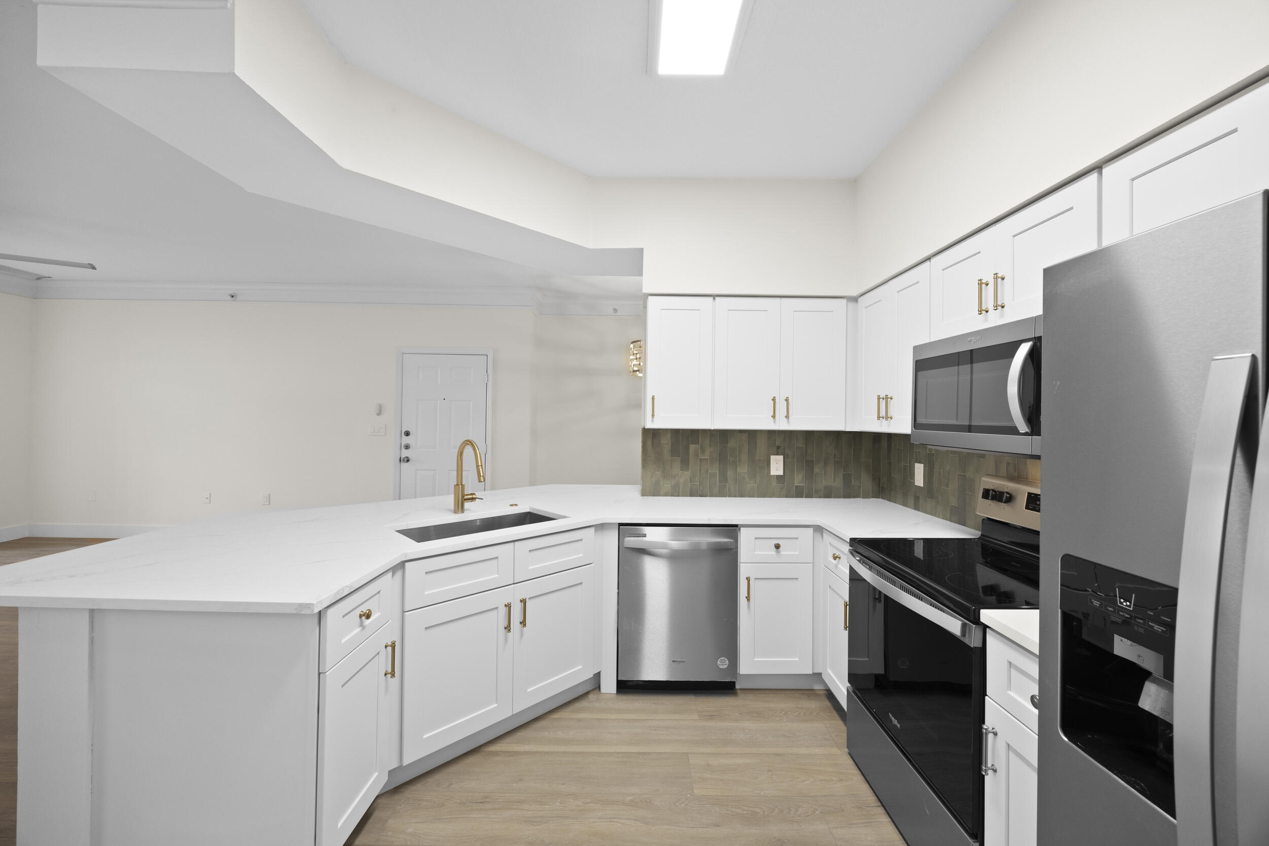 MEZZANO CONDO - Residential Lease