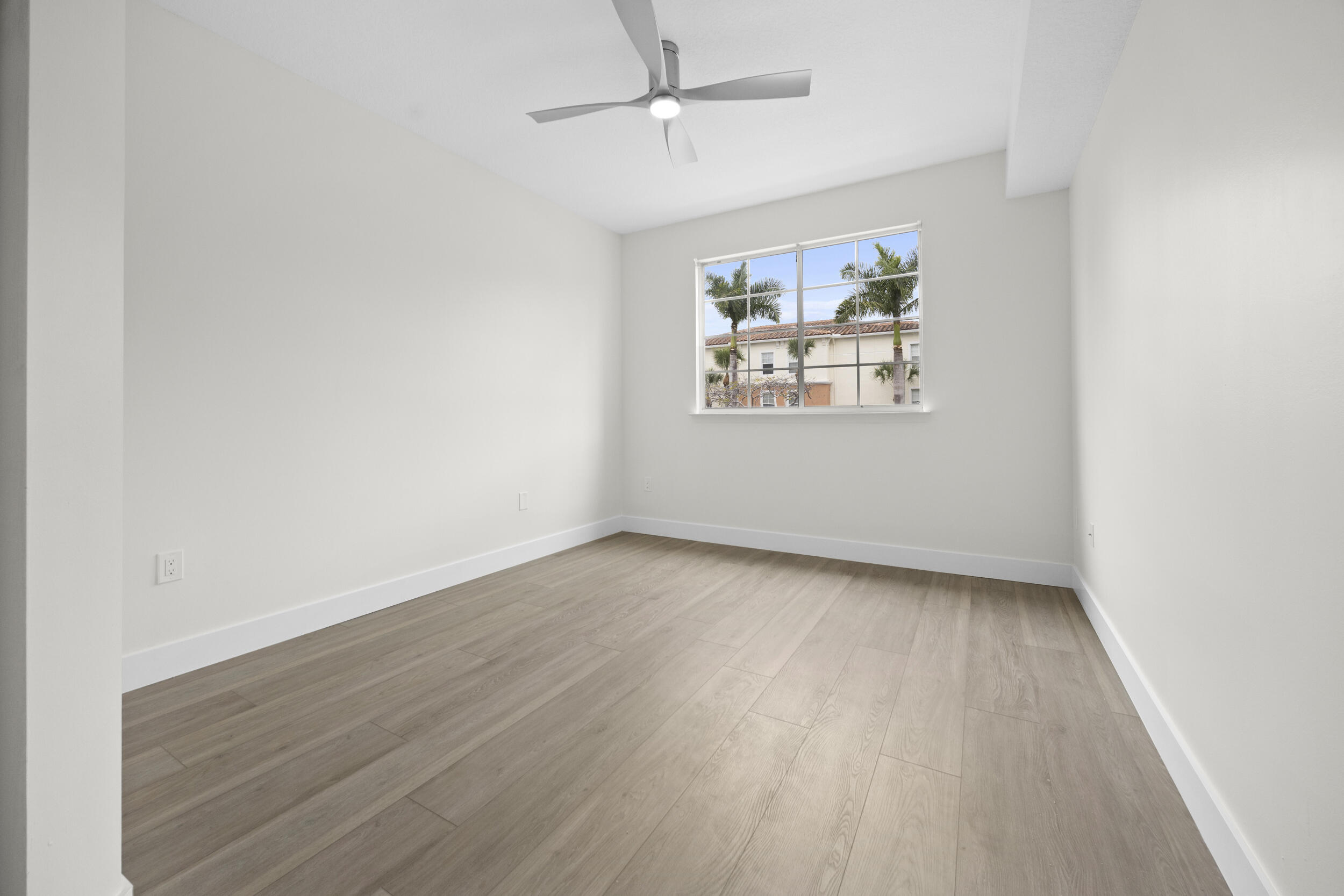 MEZZANO CONDO - Residential Lease