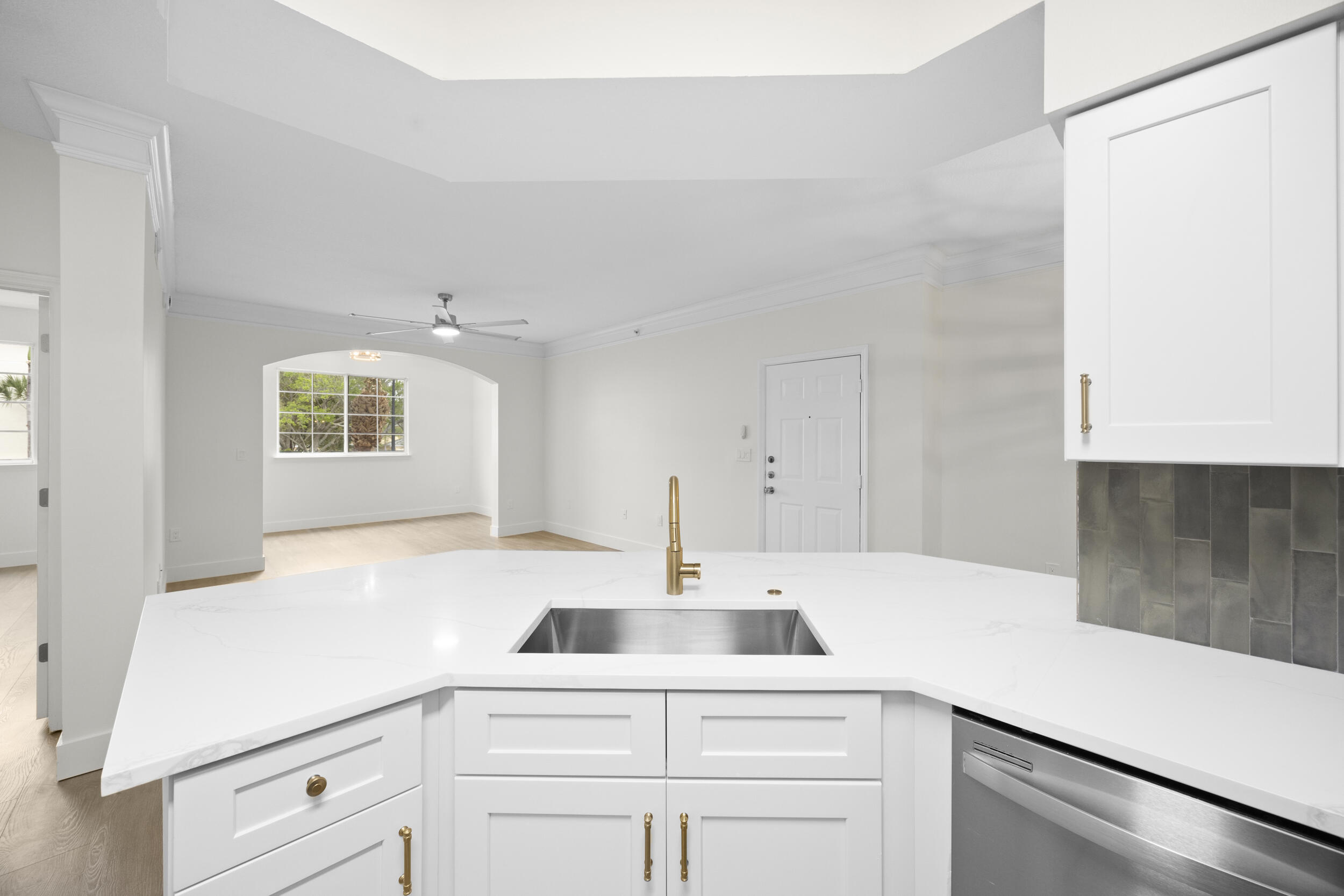 MEZZANO CONDO - Residential Lease