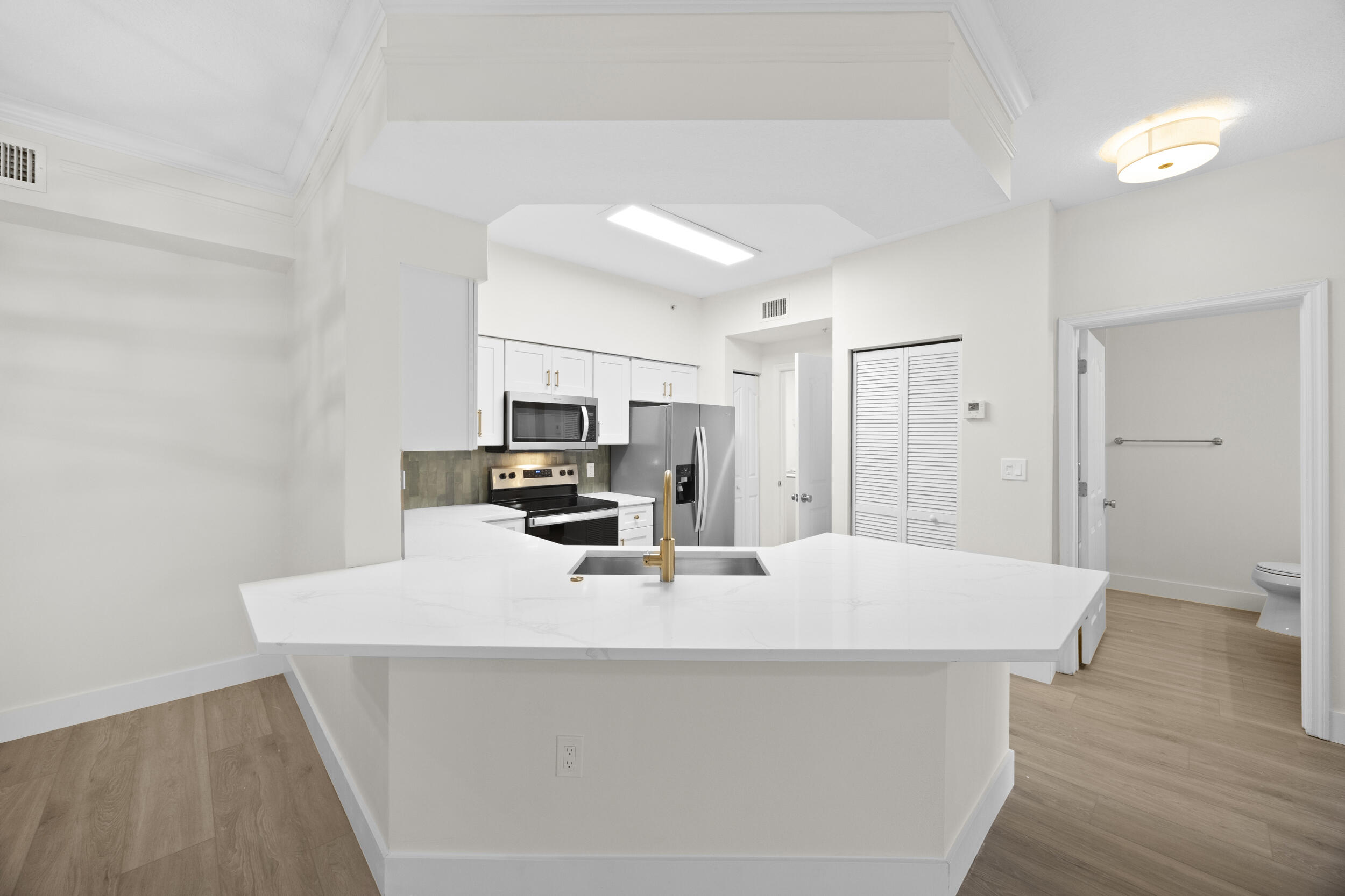 MEZZANO CONDO - Residential Lease