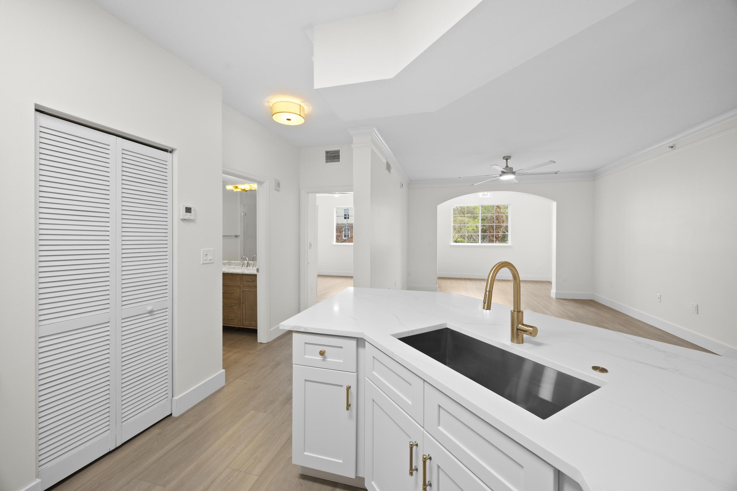 MEZZANO CONDO - Residential Lease