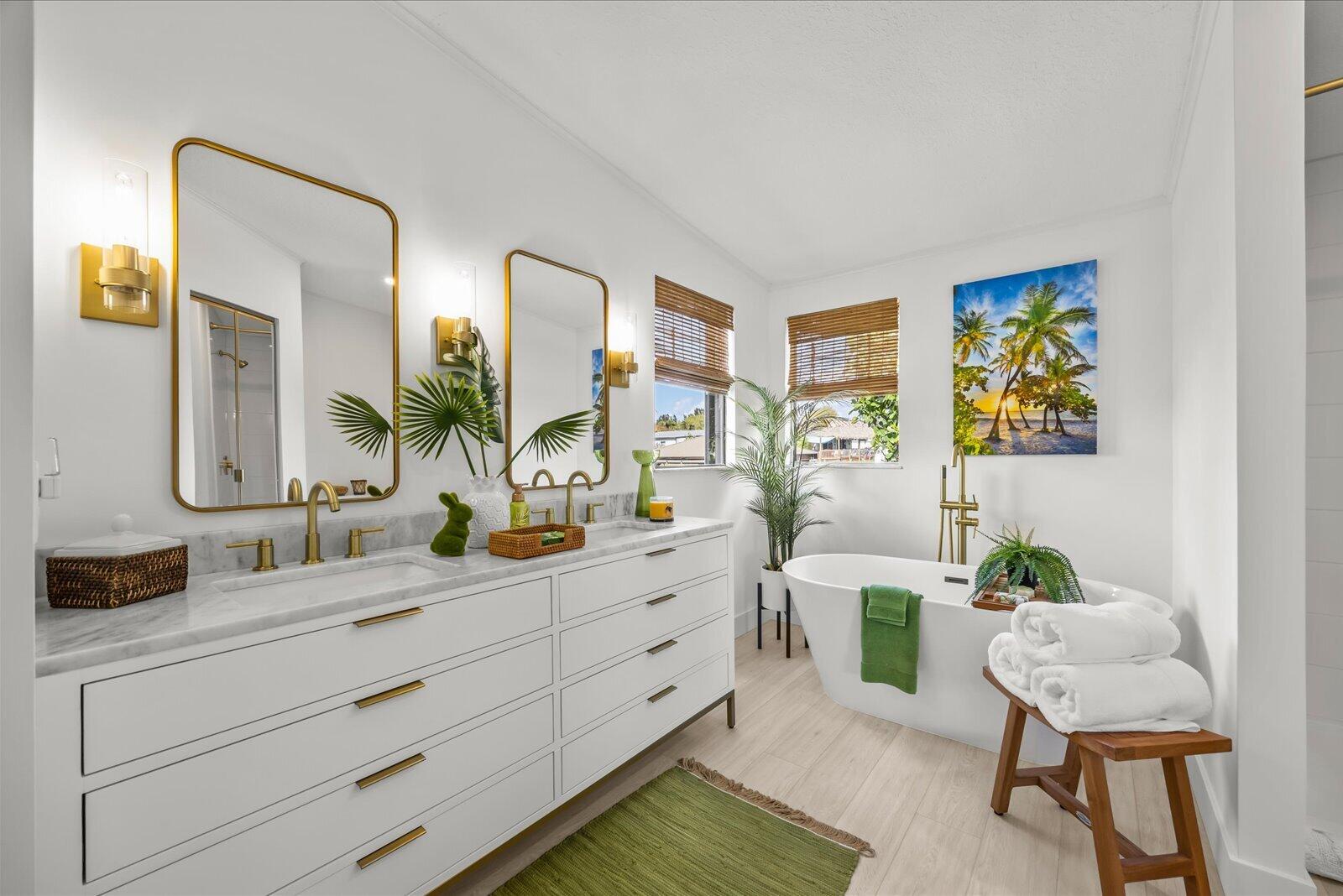 TROPICAL PARADISE - Residential