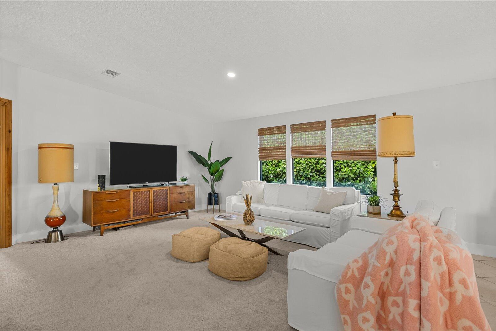 TROPICAL PARADISE - Residential