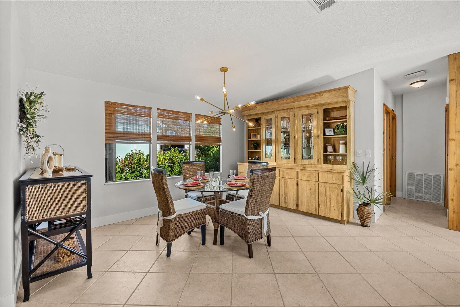 TROPICAL PARADISE - Residential