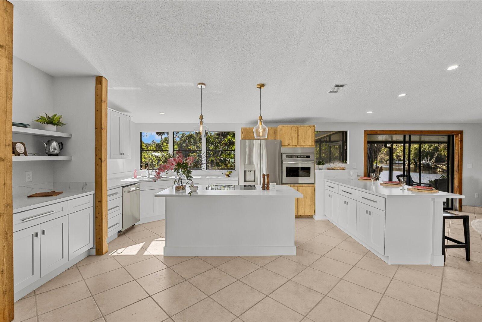 TROPICAL PARADISE - Residential