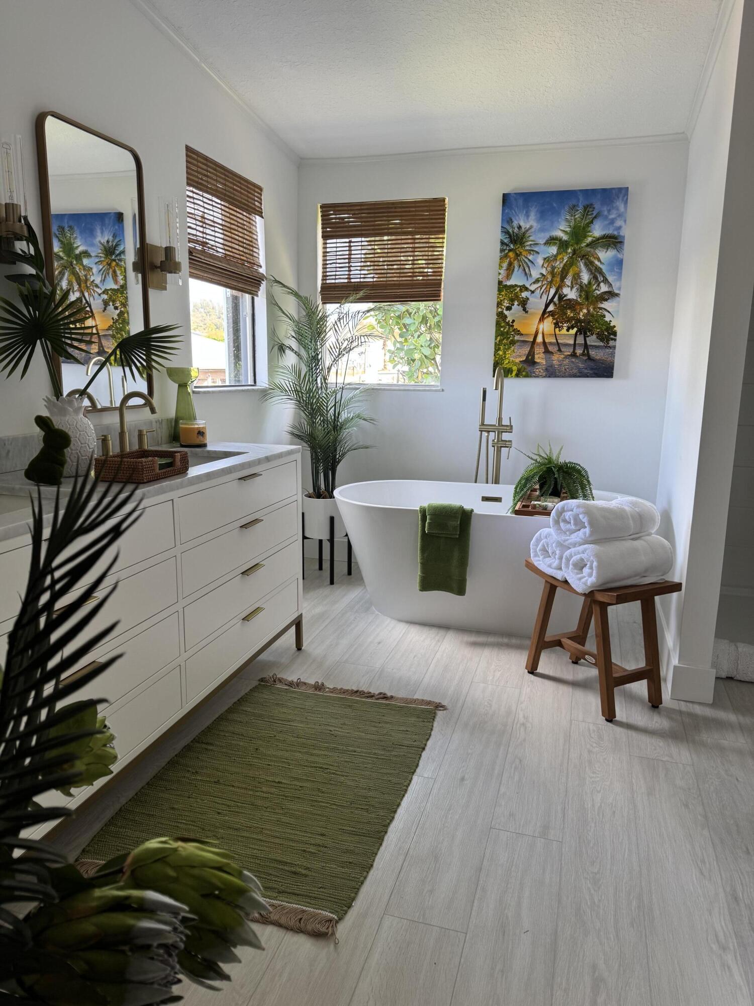 TROPICAL PARADISE - Residential