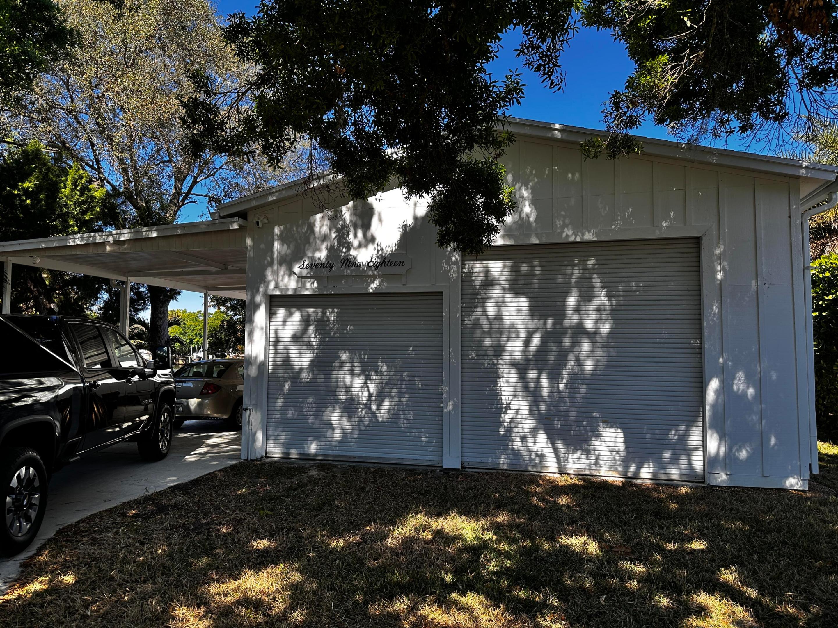 TROPICAL PARADISE - Residential