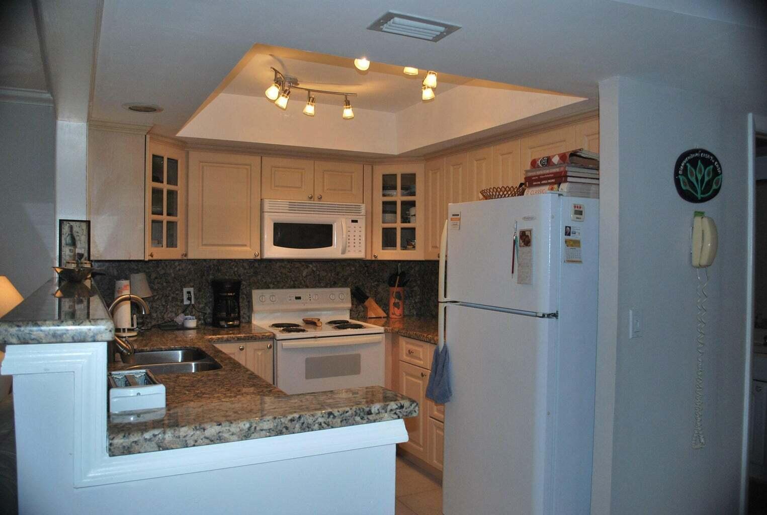 MARINA HARBOUR CONDO - Residential Lease