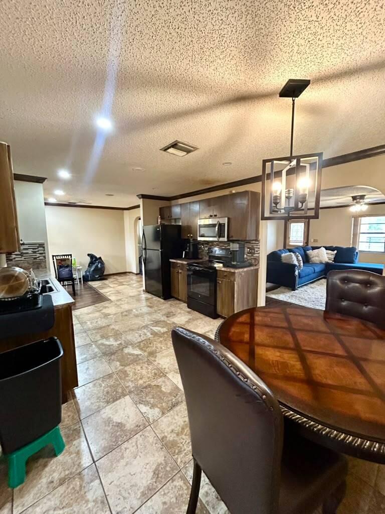 785 SW 4TH Street