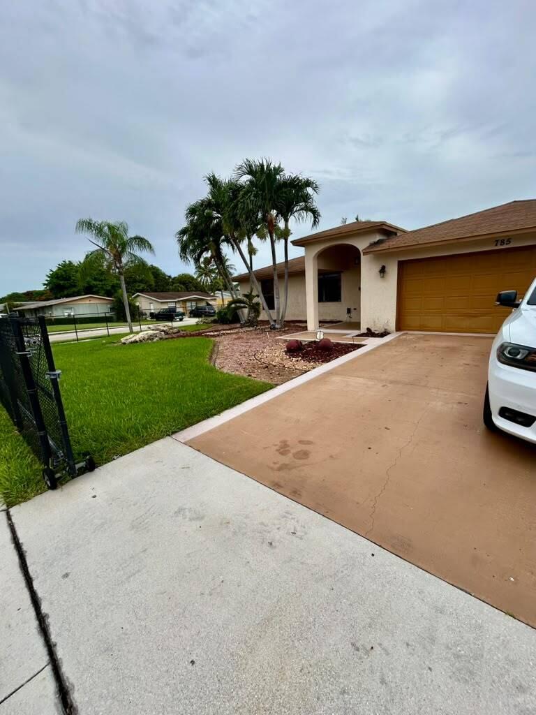 785 SW 4TH Street