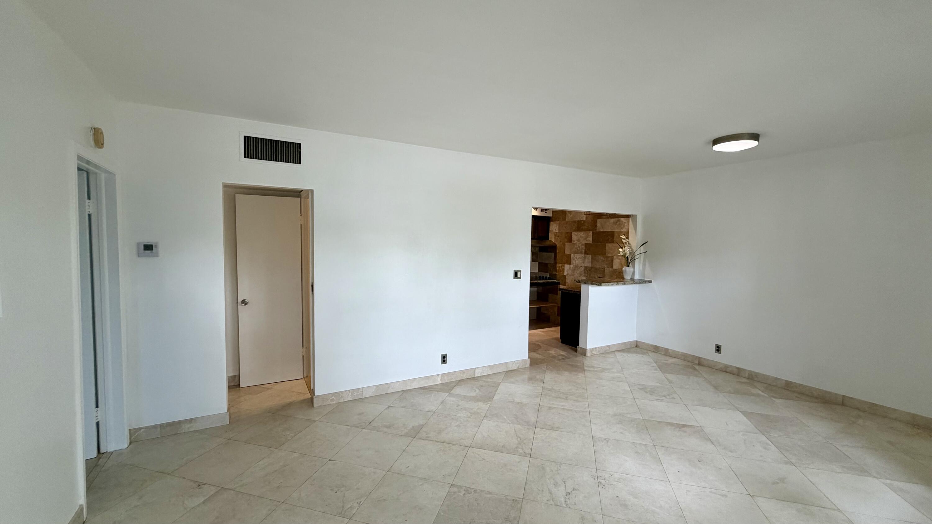 DELWOOD CONDO - Residential Lease