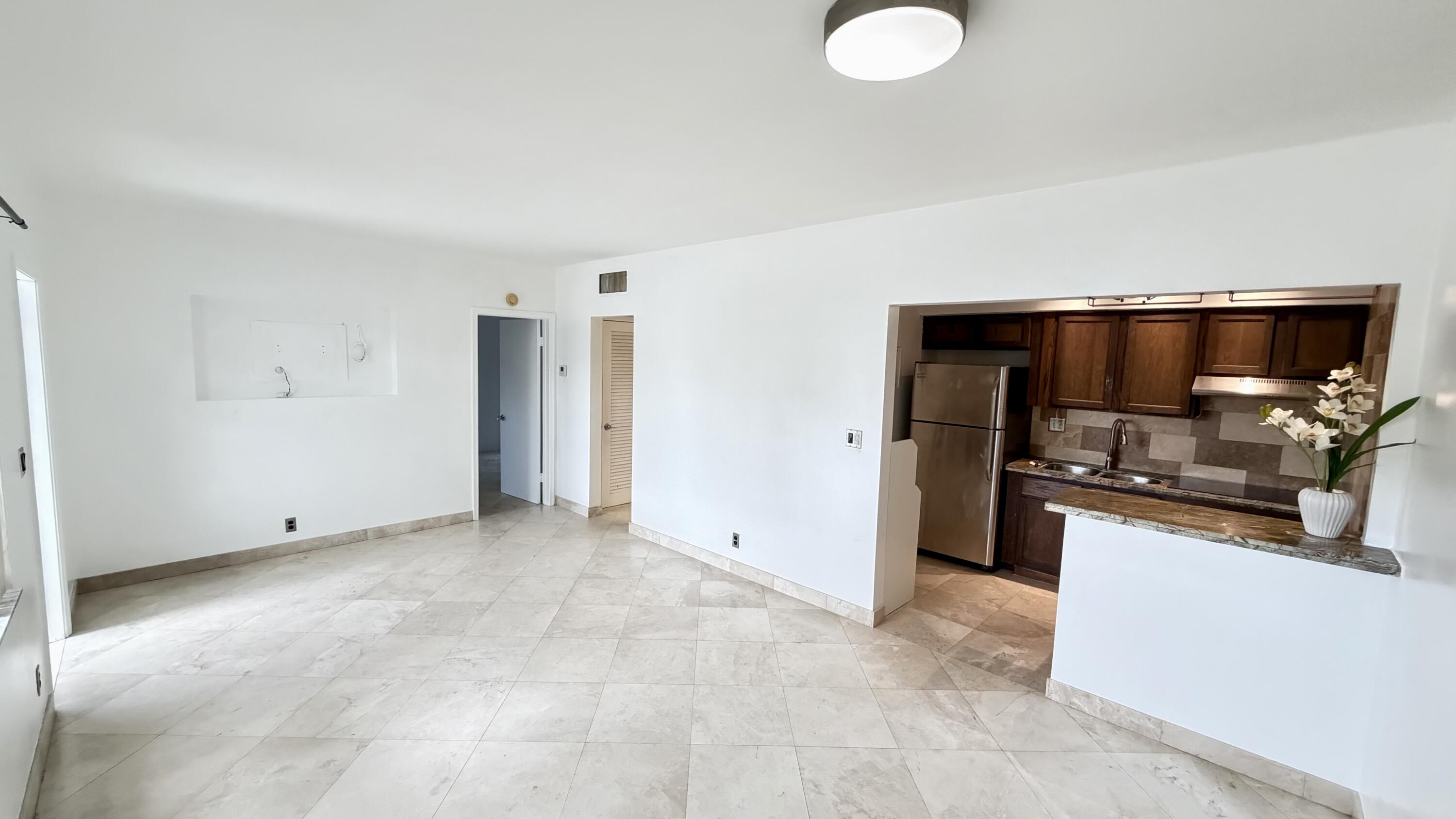 DELWOOD CONDO - Residential Lease