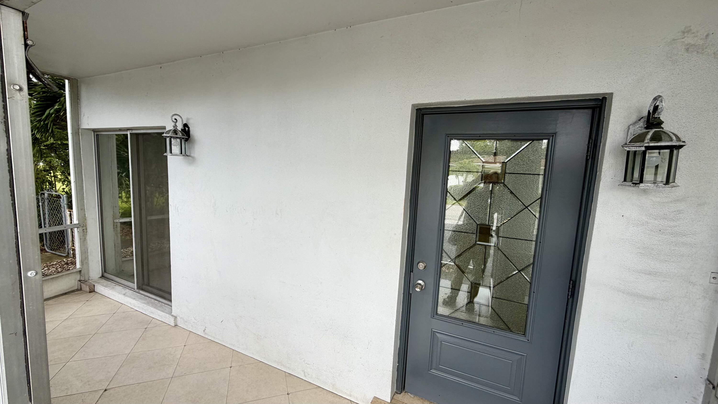 DELWOOD CONDO - Residential Lease