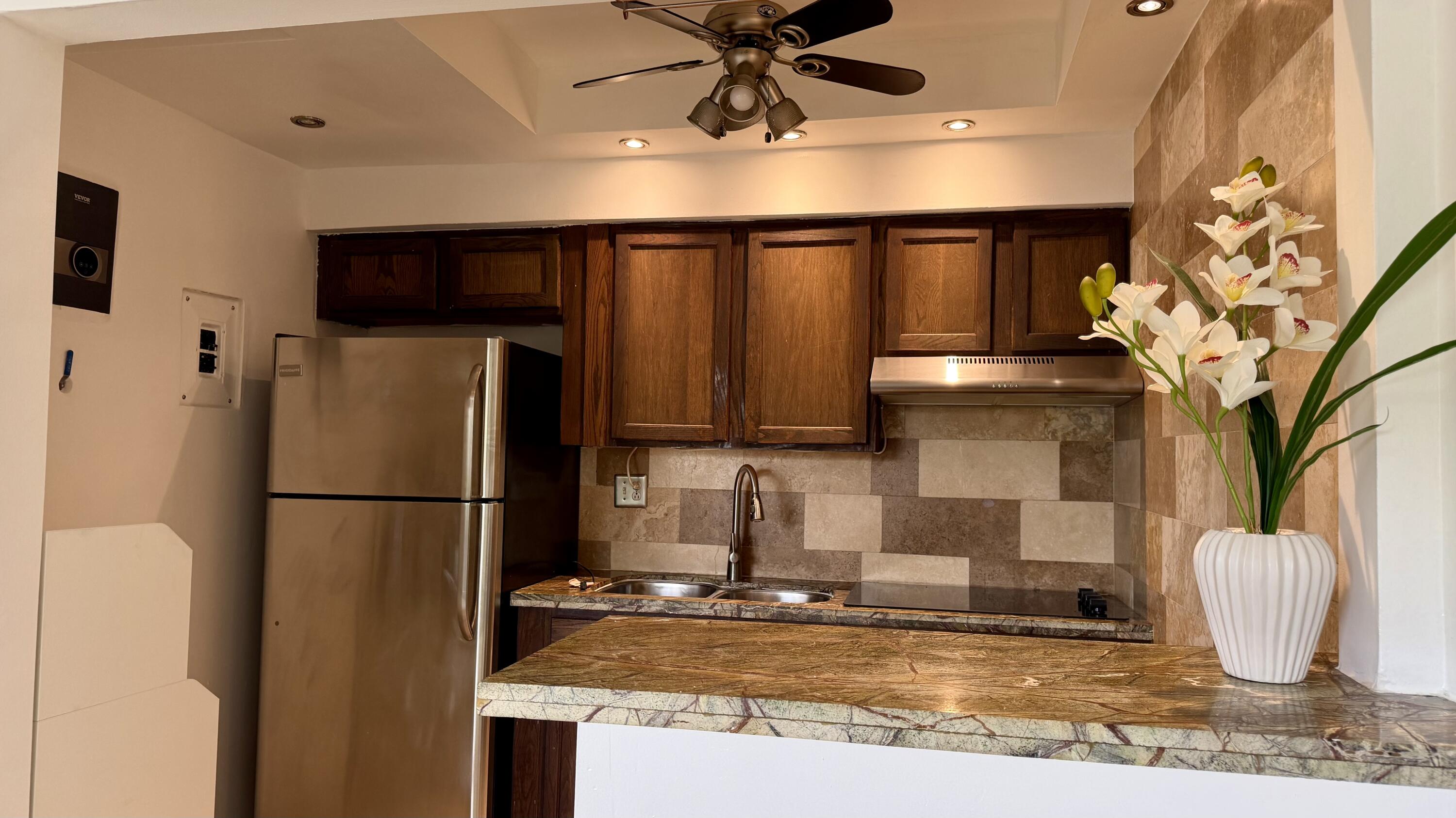 DELWOOD CONDO - Residential Lease