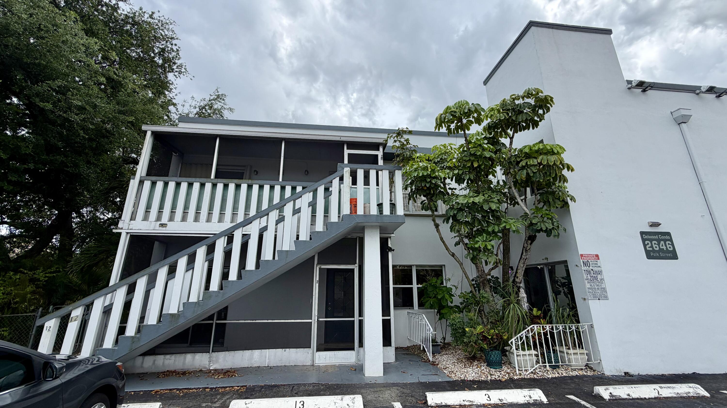 DELWOOD CONDO - Residential Lease