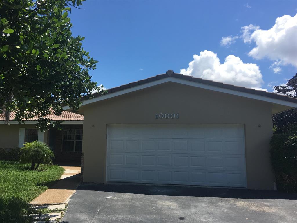 CORAL SPRINGS LAKES - Residential Lease